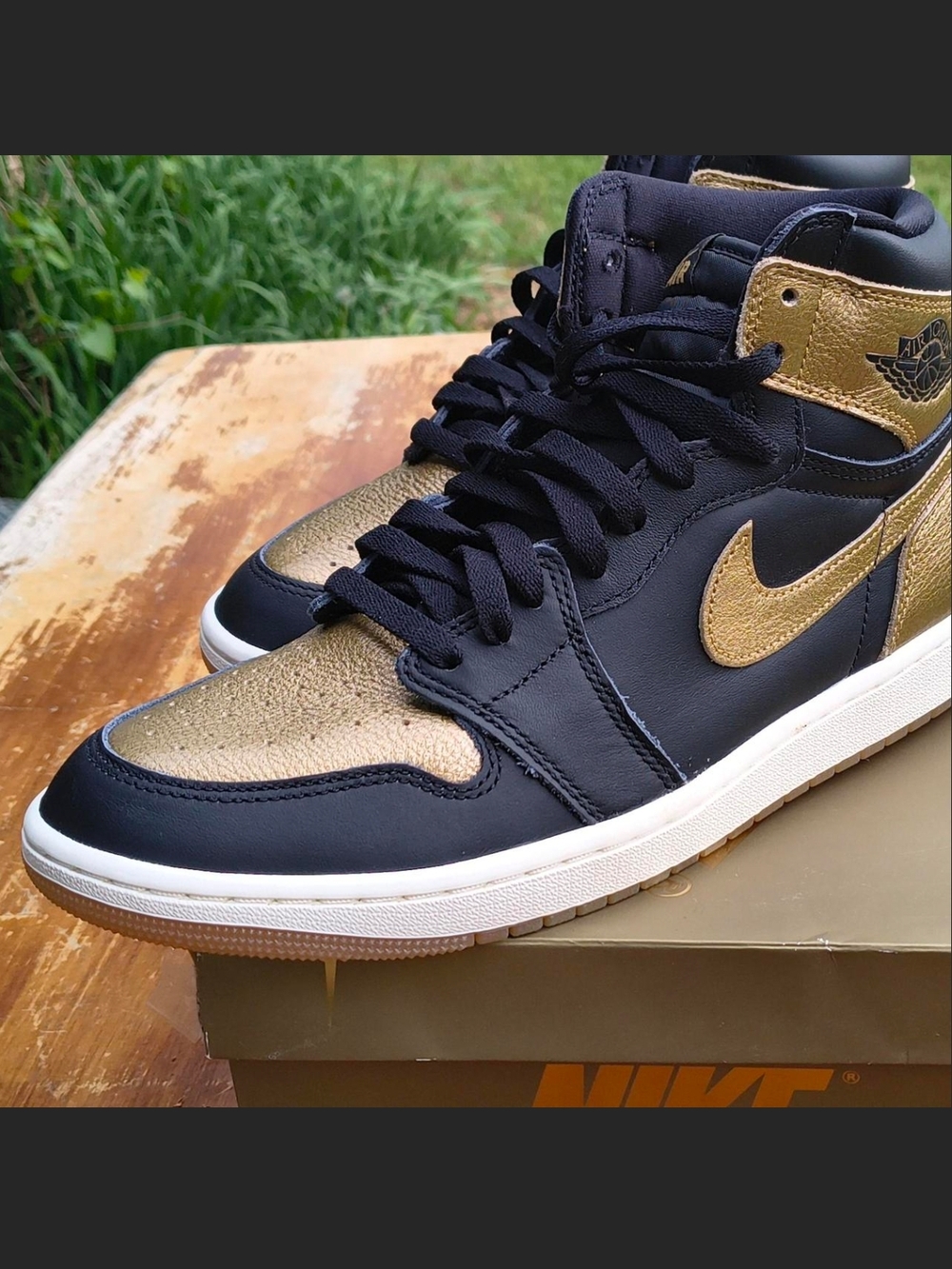 Jordan Retro High-Top Sneakers - Black & Gold